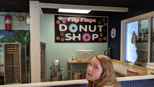 Donut Shop «Flip Flops Donut Shop», reviews and photos, 129 Bogue Inlet Dr, Emerald Isle, NC 28594, USA