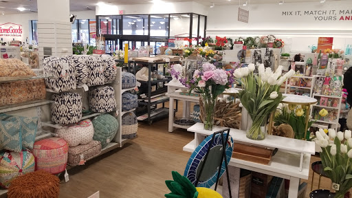 Department Store «HomeGoods», reviews and photos, 2718 Hylan Blvd, Staten Island, NY 10306, USA