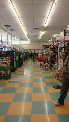 Grocery Store «Supreme Shop n Bag», reviews and photos, 4301 Walnut St, Philadelphia, PA 19104, USA