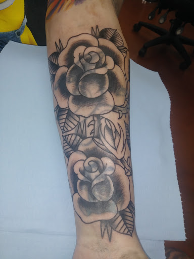 Tattoo Shop «Royal Six Tattoo», reviews and photos, 537 Main St, Placerville, CA 95667, USA