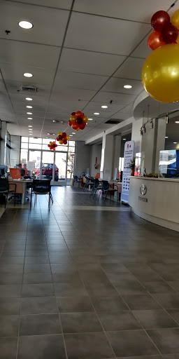 Toyota Dealer «Middletown Toyota», reviews and photos, 634 Newfield St, Middletown, CT 06457, USA