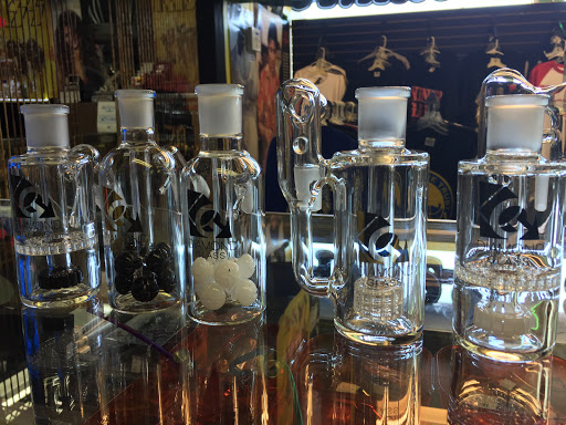 Tobacco Shop «Hot Box Smoke Shop», reviews and photos, 1111 El Camino Real #3, Santa Clara, CA 95050, USA