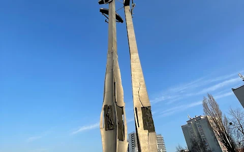 Monument to the Fallen Shipyard Workers of 1970 image