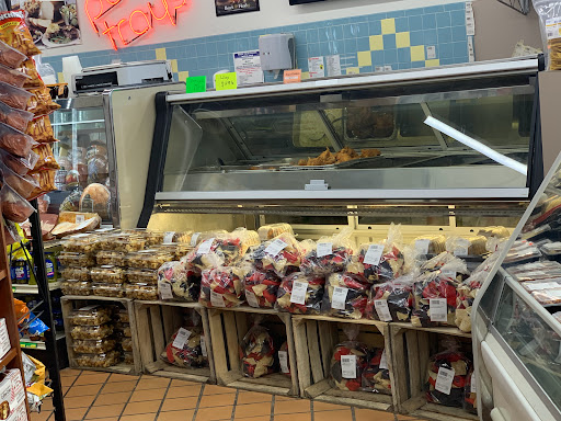 Grocery Store «Penny Lake Grocery», reviews and photos, 1270 S Commerce Rd, Walled Lake, MI 48390, USA