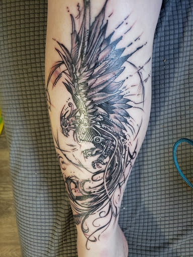 Tattoo Shop «Kings & Queens Tattoo & Piercing», reviews and photos, 4541 Dixie Hwy, Waterford, MI 48329, USA