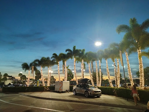 Shopping Mall «International Plaza and Bay Street», reviews and photos, 2223 N Westshore Blvd, Tampa, FL 33607, USA