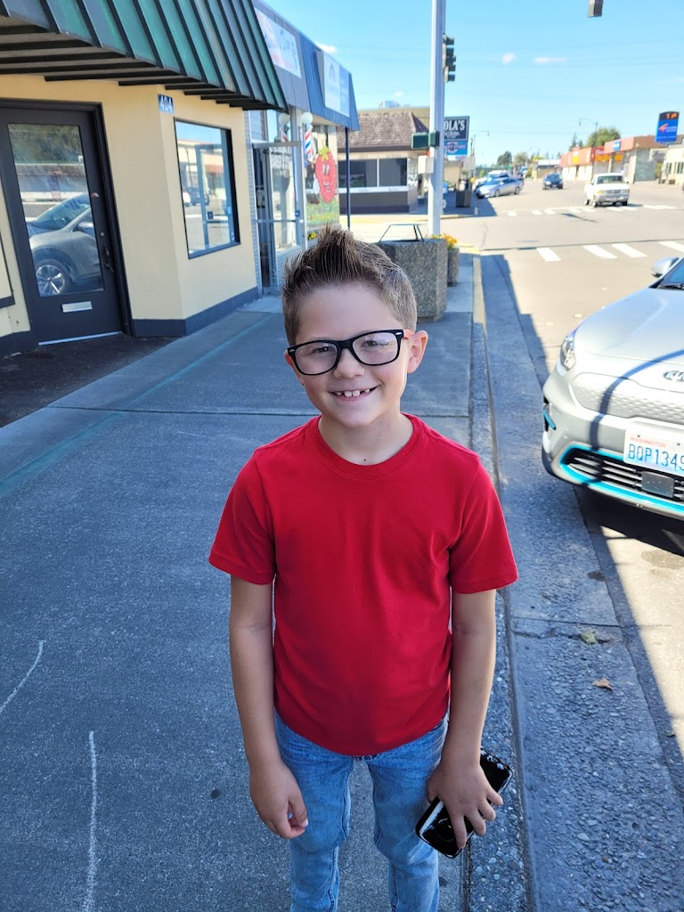 Sportsmans Den Barber Shop 98233