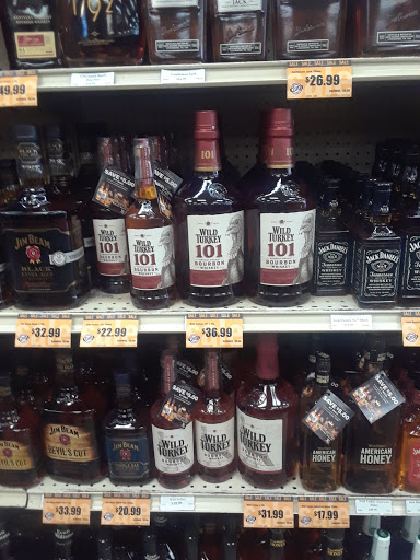 State Liquor Store «NH Liquor & Wine Outlet», reviews and photos, 150 Bridge St, Pelham, NH 03076, USA