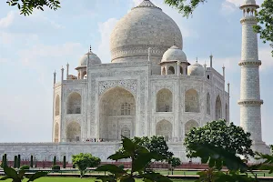 Taj Mahal Garden image