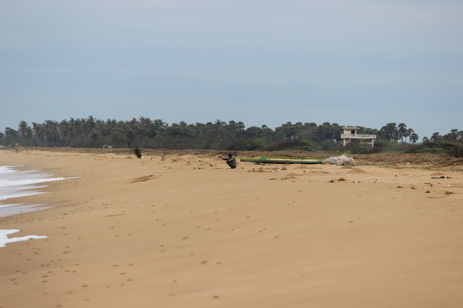 Fotografie cu Karedu Beach - locul popular printre cunoscătorii de relaxare