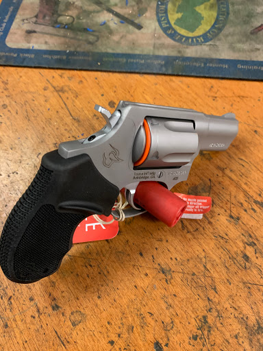 Gun Shop «Bergen Sporting Goods», reviews and photos, 649 Bergen Blvd, Ridgefield, NJ 07657, USA