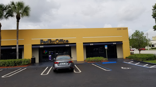Print Shop «FedEx Office Print & Ship Center», reviews and photos, 2200 N University Dr, Coral Springs, FL 33071, USA