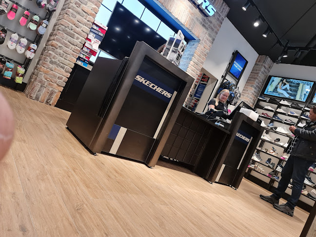 Skechers