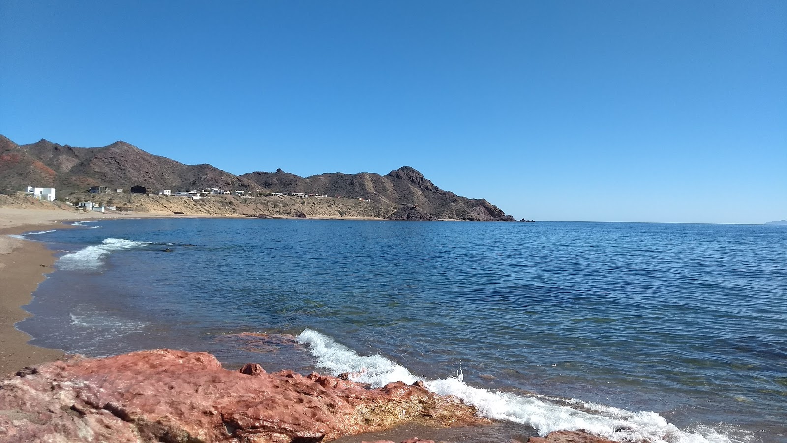 Fotografie cu Nuevo Colorado beach cu nivelul de curățenie in medie