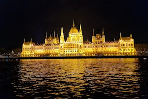 Budapest Danube Boat Tour image