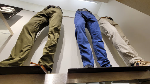 Stores to buy women's baggy pants Hartford