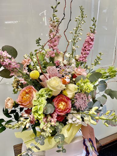 Florist «Lake O. Floral», reviews and photos, 397 N State St, Lake Oswego, OR 97034, USA