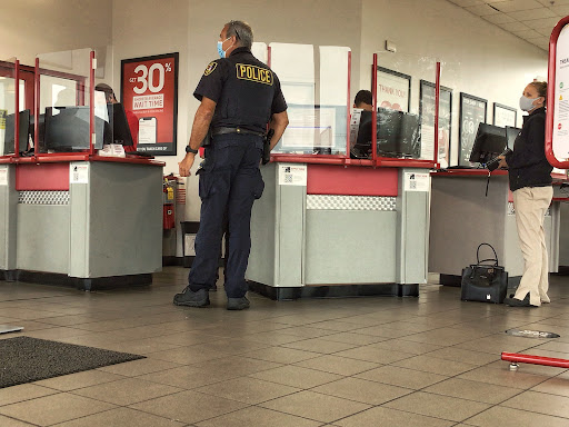 Tire Shop «Discount Tire Store - Elgin, IL», reviews and photos, 875 S Randall Rd, Elgin, IL 60123, USA