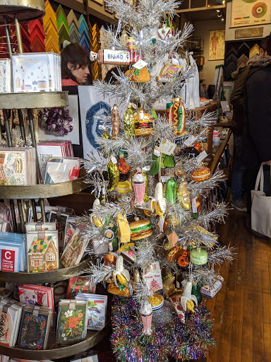 Picture Frame Shop «Foursided Custom Framing Gallery», reviews and photos, 2939 N Broadway St, Chicago, IL 60657, USA