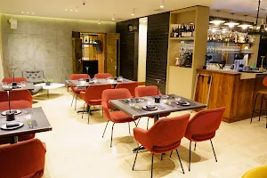 El Banco Restaurante image