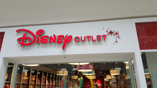 Toy Store «Disney Store», reviews and photos, 5220 Fashion Outlets Way, Rosemont, IL 60018, USA