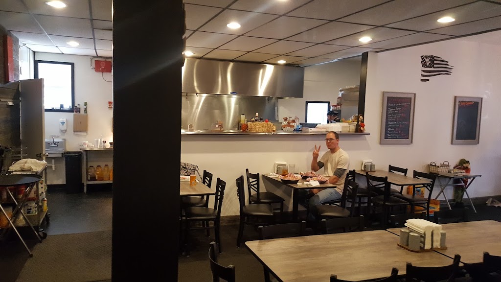 The Backwoods Bar & Grill 25320