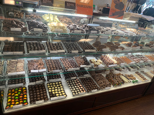 Chocolate Shop «Kilwins Little Rock», reviews and photos, 415 President Clinton Ave, Little Rock, AR 72201, USA