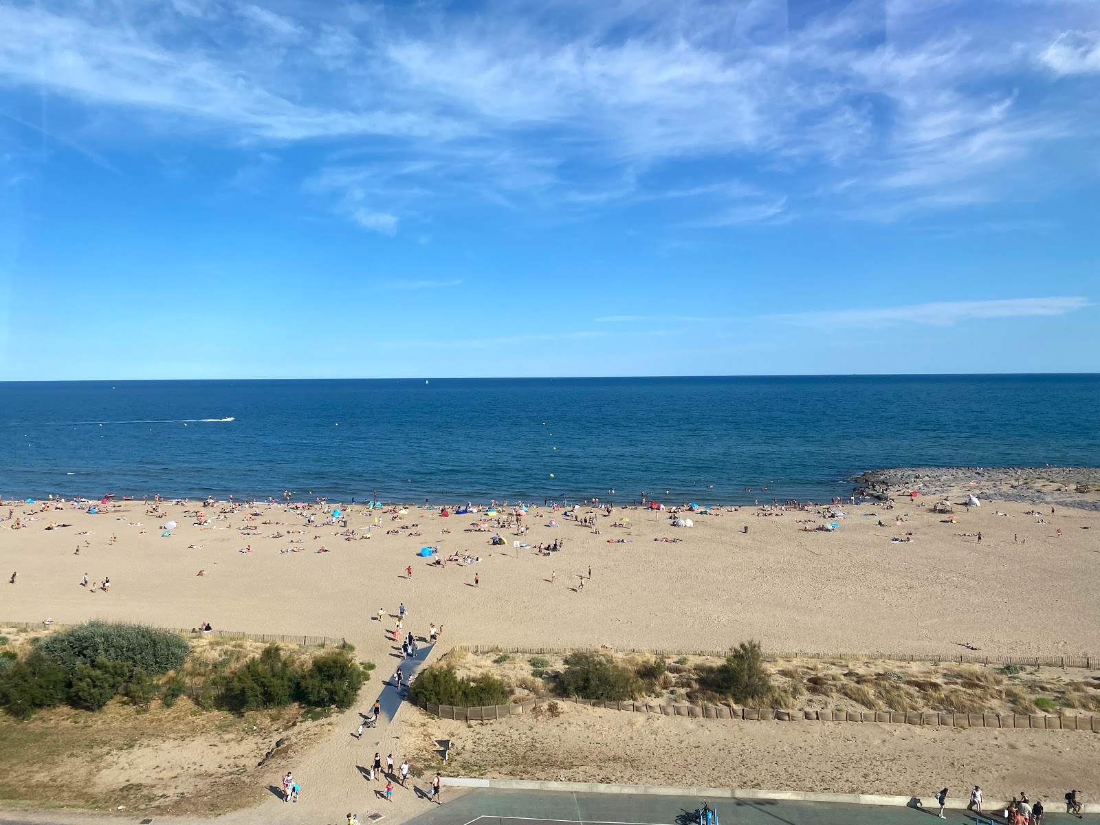 Foto di Spiaggia di Narbonne con una superficie del sabbia beige