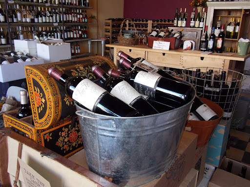 Wine Store «Honor Wines», reviews and photos, 36 Bay St, Staten Island, NY 10301, USA