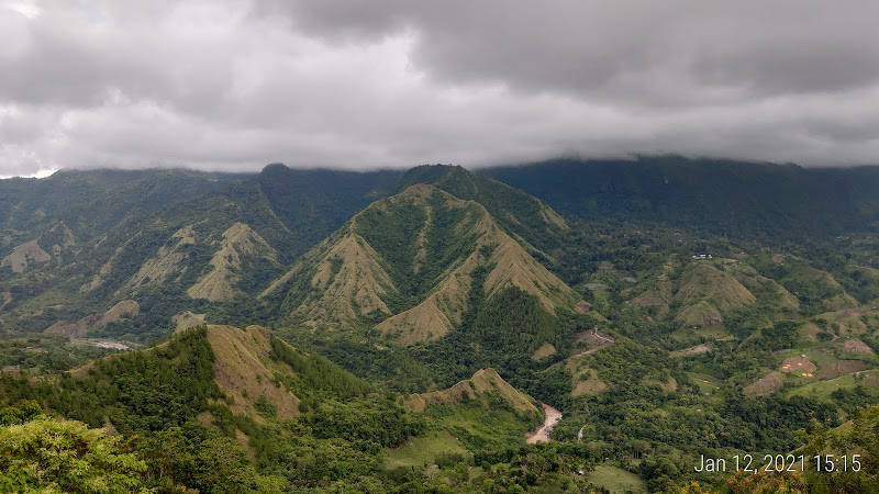 Puncak Gunung Nona