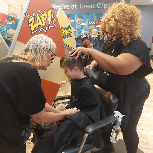 Hair Salon «Great Clips», reviews and photos, 1244 Kingsway Rd, Brandon, FL 33510, USA