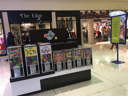 Shopping Mall «Oakland Mall», reviews and photos, 412 W 14 Mile Rd, Troy, MI 48083, USA