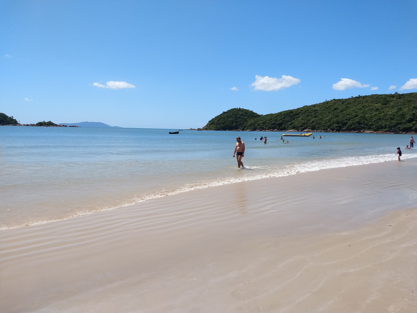 Foto van Praia Palmas do Arvoredo met turquoise puur water oppervlakte