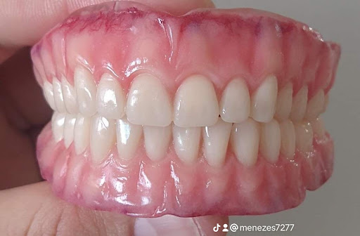 Logo da empresa - Prótese Dentária Menezes