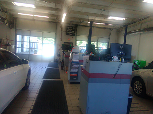 Auto Repair Shop «Dick Dyer Original Body Shop», reviews and photos, 3215 Two Notch Rd, Columbia, SC 29204, USA