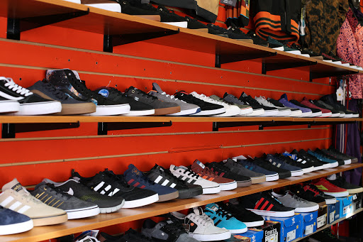 Skateboard Shop «Funtastik Skate and Snowboard Shop», reviews and photos, 18 W Main St, Mechanicsburg, PA 17055, USA