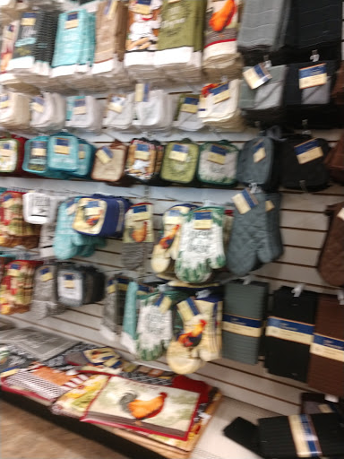 Dollar Store «Dollar Tree», reviews and photos, 8491 Grand River Ave, Brighton, MI 48116, USA