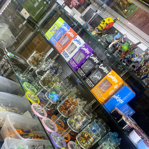 Tobacco Shop «Starbuzz Smoke Shop», reviews and photos, 668 Soscol Ave, Napa, CA 94559, USA