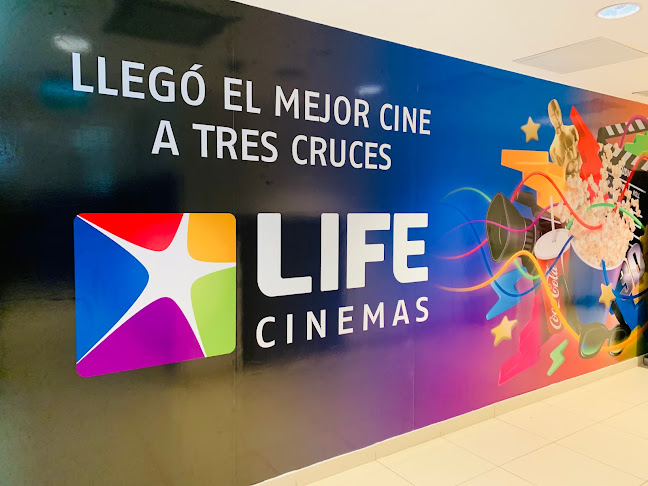 Opiniones de LIFE Cinemas Tres Cruces en Paso de los Toros - Cine