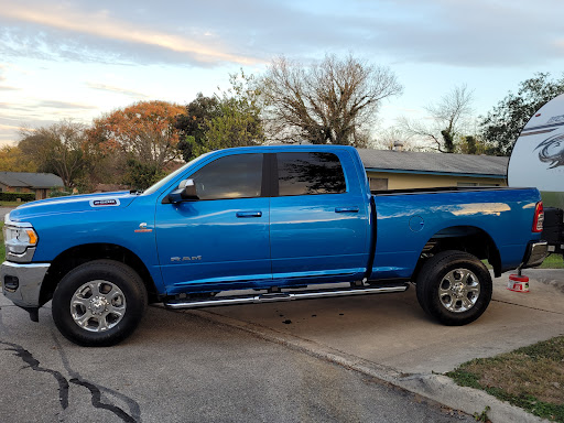 Used Car Dealer «Bluebonnet Chrysler Dodge», reviews and photos, 547 S Seguin Ave, New Braunfels, TX 78130, USA