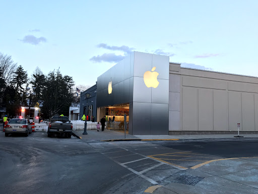 Computer Store «Apple Suburban Square», reviews and photos, 61 Saint James Pl, Ardmore, PA 19003, USA