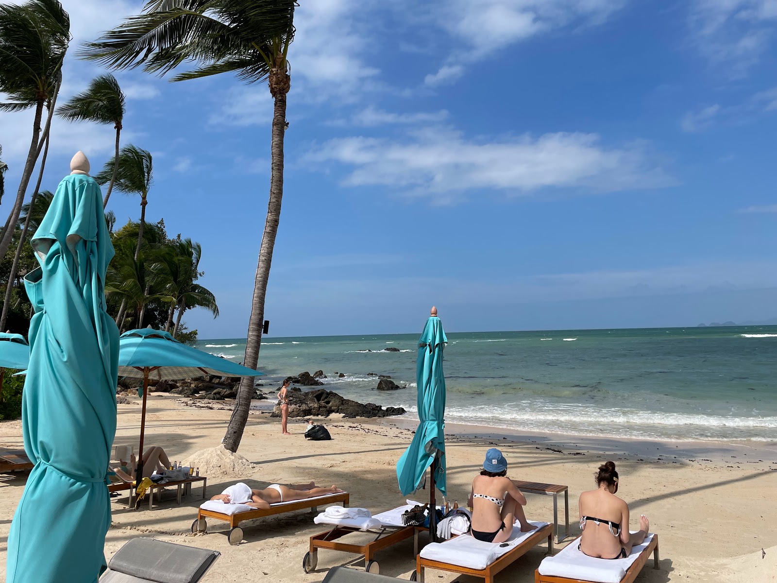 Four Seasons Beach'in fotoğrafı uçurumlarla desteklenmiş