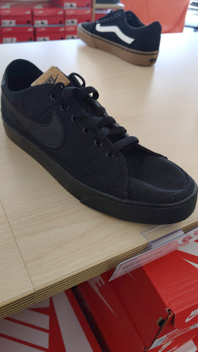 Shoe Store «Rack Room Shoes», reviews and photos, 4677 W Irlo Bronson Memorial Hwy, Kissimmee, FL 34746, USA