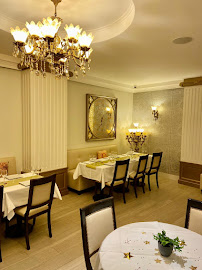 Atmosphère du Restaurant de spécialités perses Shabestan - Champs-Élysées à Paris - n°15