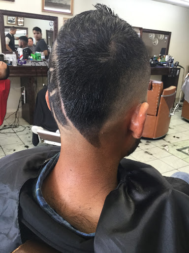 Barber Shop «Juarez Barbershop & Salon», reviews and photos, 1600 N Plano Rd #2400, Richardson, TX 75081, USA