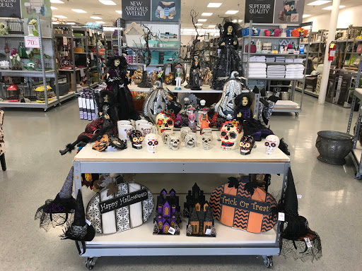 Home Goods Store «Tuesday Morning», reviews and photos, 3140 Carpenter Rd, Ypsilanti, MI 48197, USA