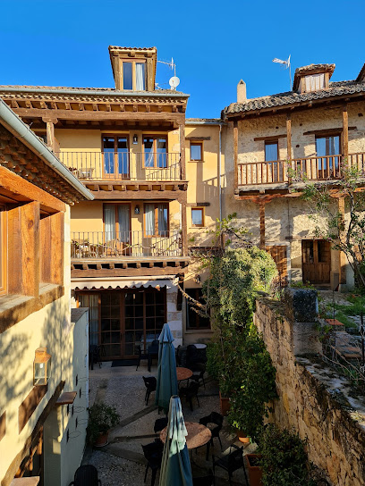 Hosteria del Arco - C. Cordovilla, 1, 40172 Pedraza, Segovia, Spain