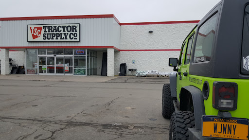 Home Improvement Store «Tractor Supply Co.», reviews and photos, 6365 Brockport Spencerport Rd, Brockport, NY 14420, USA