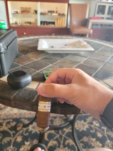 Tobacco Shop «Old Virginia Tobacco Co», reviews and photos, 5860 Kingstowne Ctr # 160, Alexandria, VA 22315, USA