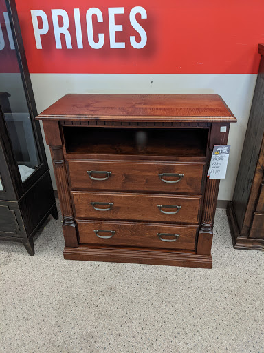 Furniture Store «The Dump Furniture Outlet», reviews and photos, 801 N Military Hwy, Norfolk, VA 23502, USA